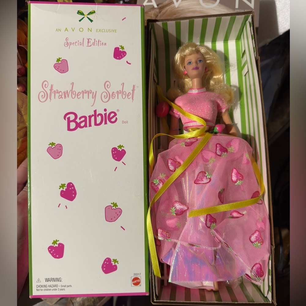 Barbie Vintage 1998 Strawberry Sorbet Doll Avon Exclusive NIB Mattel #20317 Box